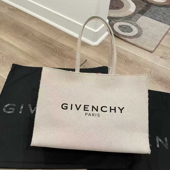 NWT Authentic Givenchy G Large canvas tote bag - Picture 1 of 9